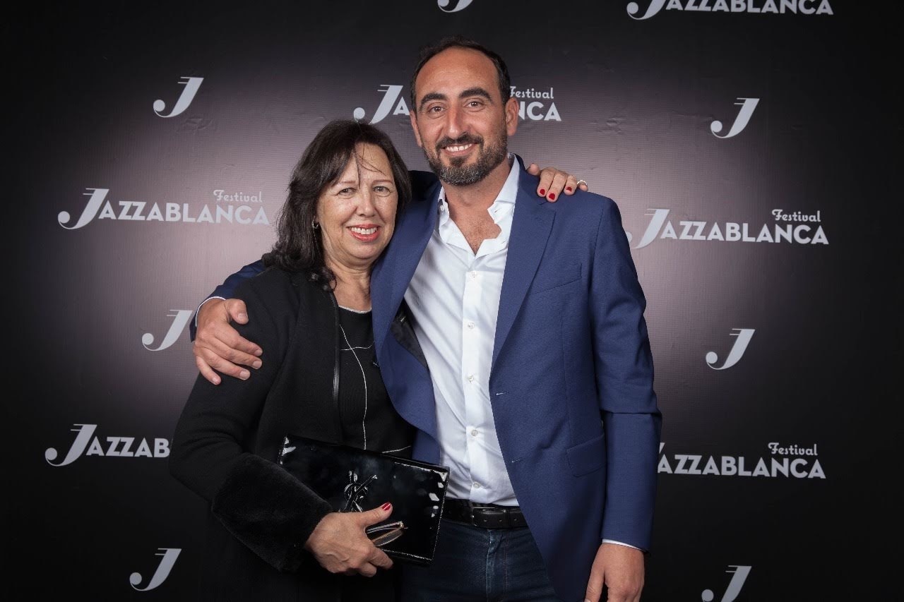 Moulay Ahmed Alami et sa maman, son premier soutien moral et financier de Jazzablanca.
