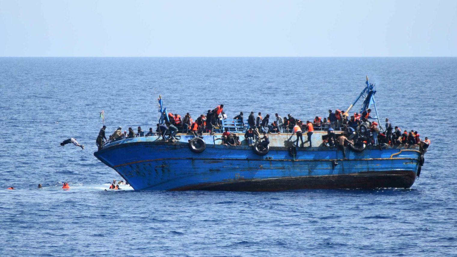 Interception au large de Dakhla d'une pirogue avec à son bord 91 candidats à la migration irrégulière