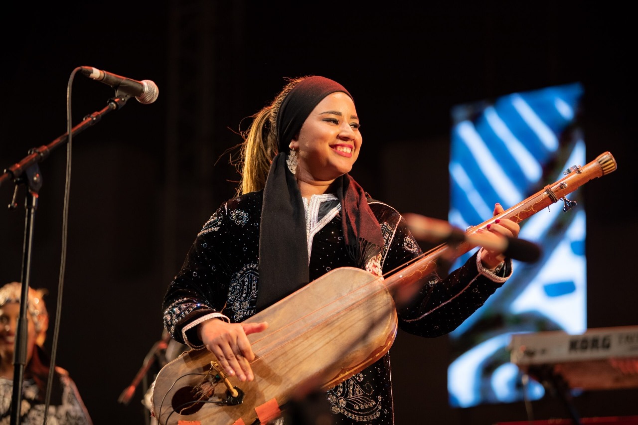 Interview avec Maâlma Asmaa Hamzaoui : « La musique Gnaoui, une véritable expression de la vie »