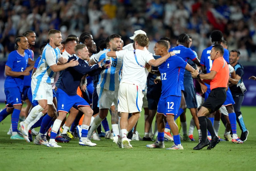 Grosses tensions entre Français et Argentins à la fin de la rencontre !