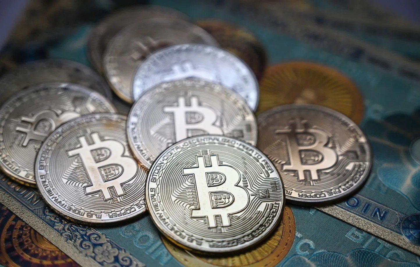 Le bitcoin sombre sous la barre des 50.000 dollars