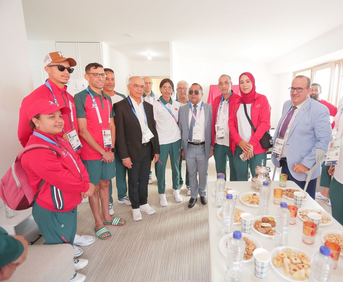 JP-Paris 2024 : Le ministre en visite de l’équipe nationale au Village Paralympique