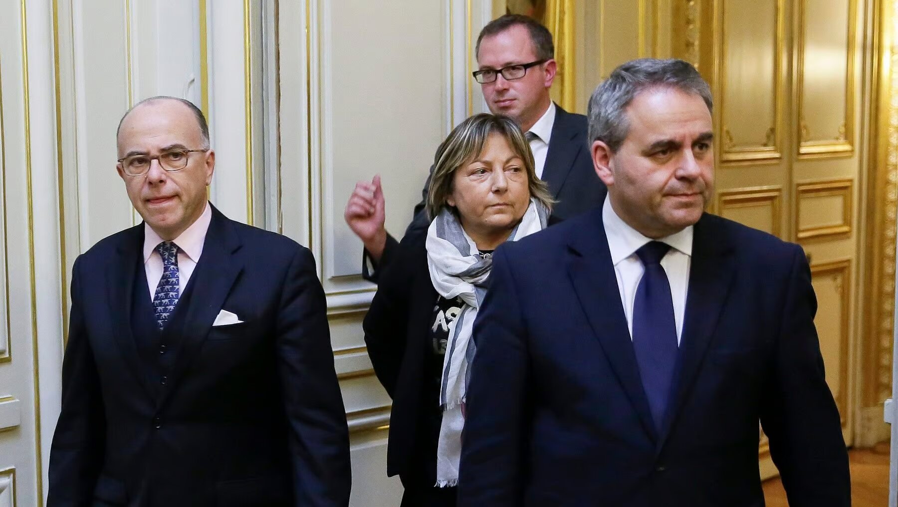 France-Primature : Entre Bernard Cazeneuve et Xavier Bertrand ?