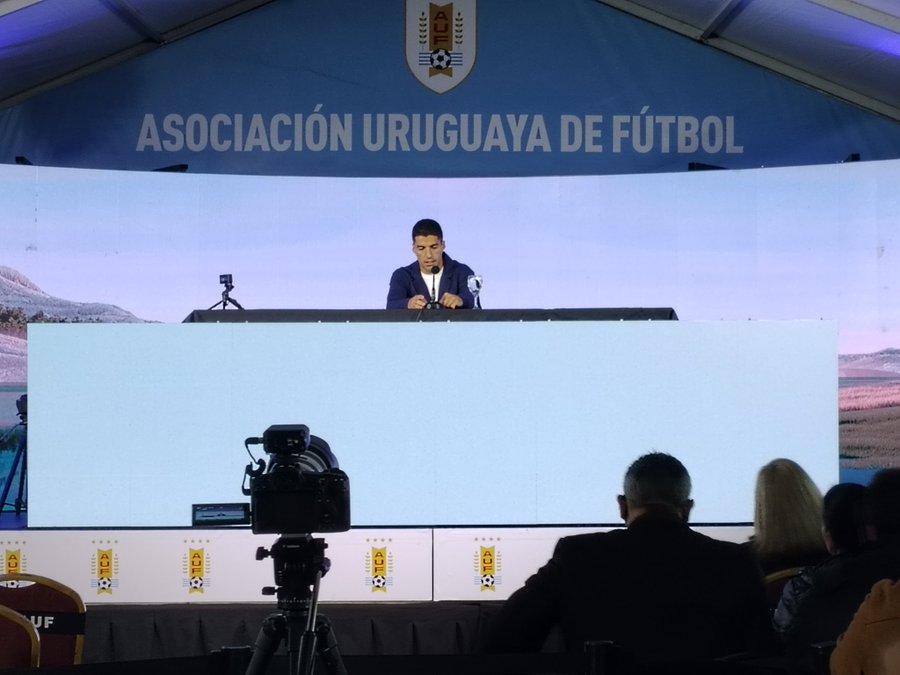 Foot international : El Pistolero  se retire !