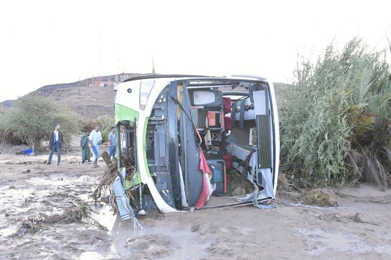 Autocar emporté par les crues à Oued Tata : 10 morts et 7 portés disparus selon un nouveau bilan