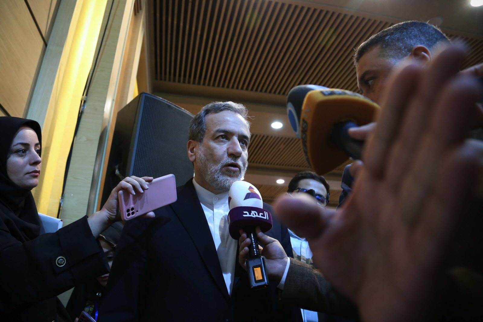 Araghchi : L'Iran "se tient fermement aux côtés des amis libanais"