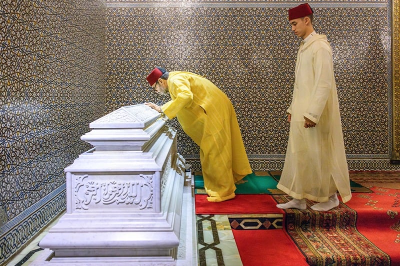 Amir Al-Mouminine préside une veillée religieuse en commémoration de la disparition de Feu SM le Roi Hassan II