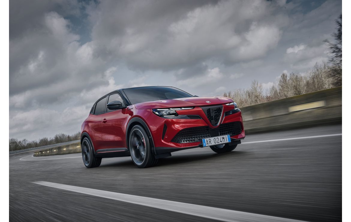 SUV compact - Alfa Romeo Junior Veloce, électrique à l’ADN Alfa