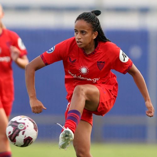 Foot féminin: Fatima Tagnaout de retour au pays !