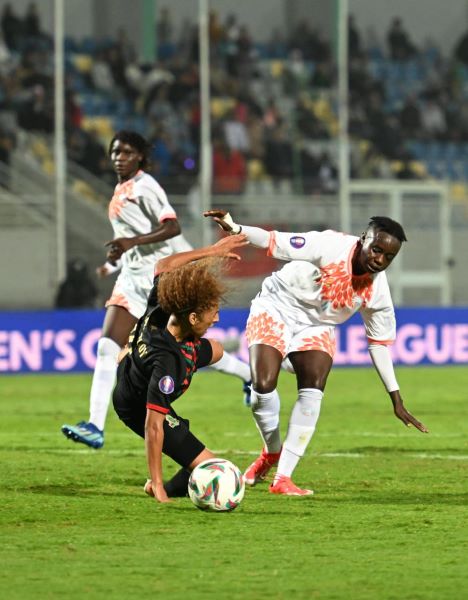 Sanae Massoudy , ''Woman of the match'', était au four et au moulin ! Ph. Nidal !