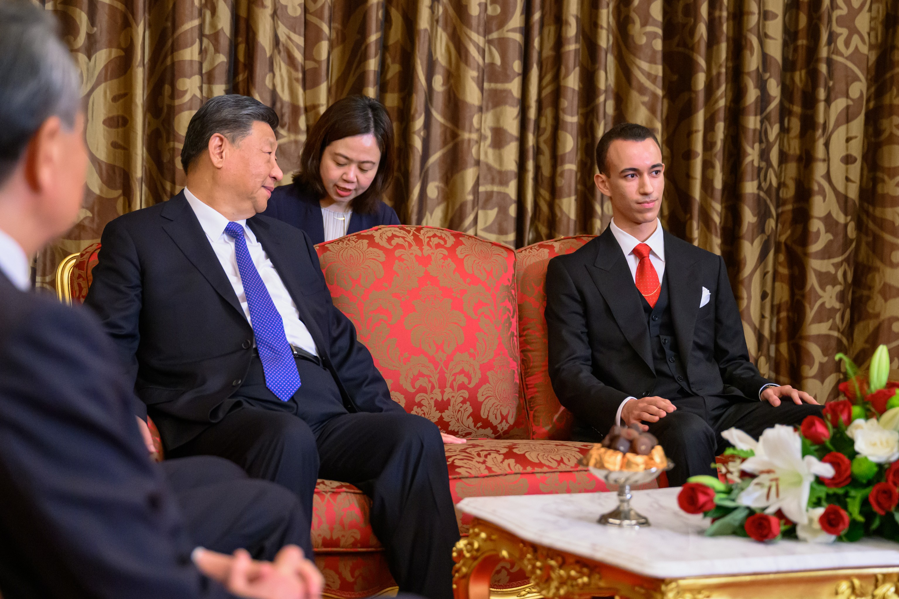 Sur Hautes Instructions de SM le Roi, SAR le Prince Héritier Moulay El Hassan reçoit à Casablanca le Président chinois