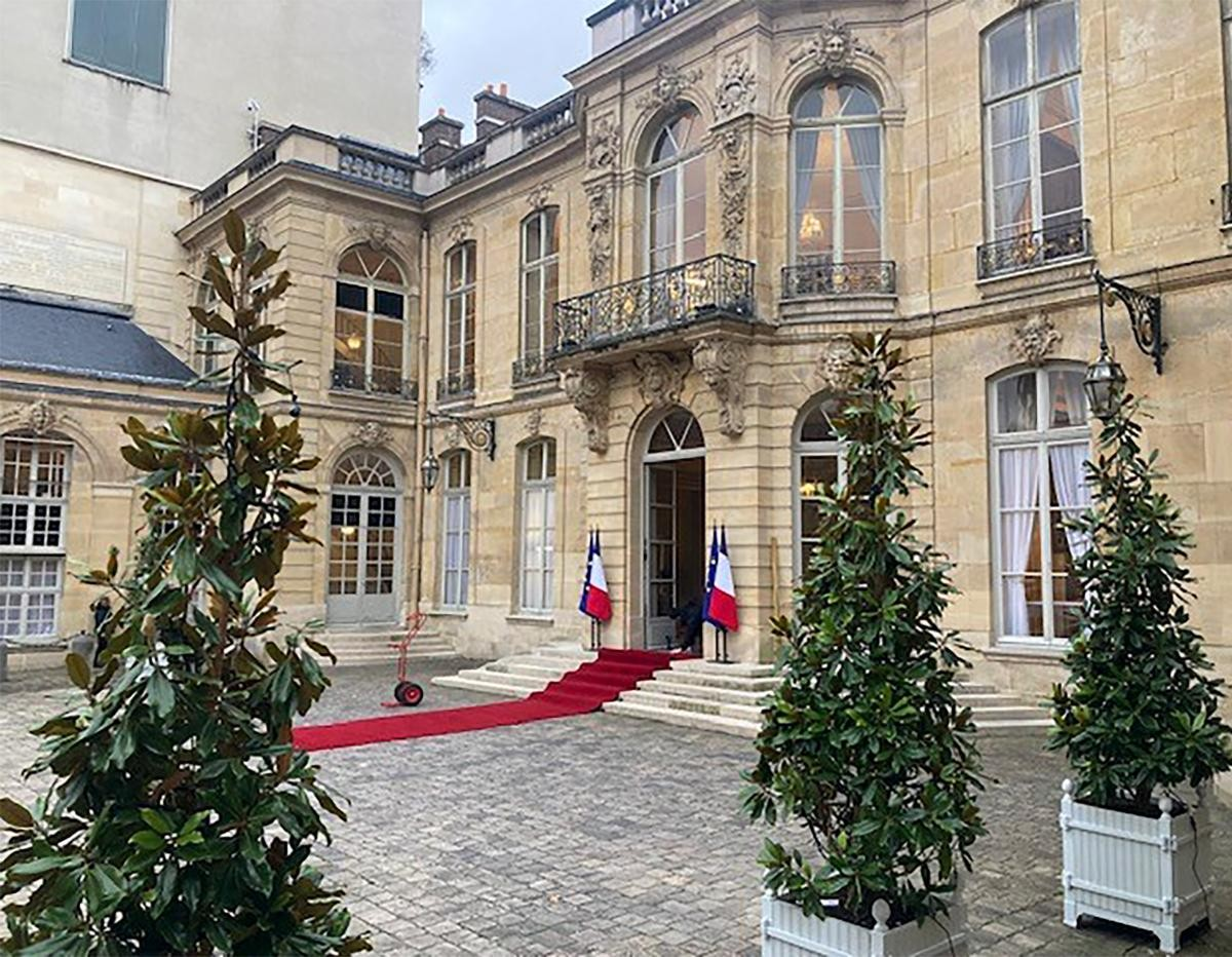  Bayrou à Matignon : la France en quête de sortie du blocage parlementaire 