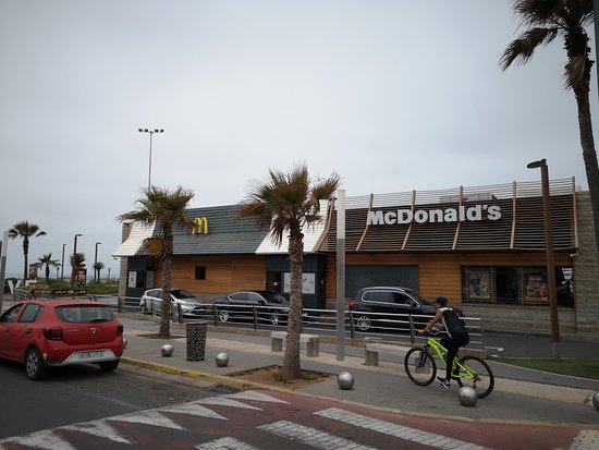 Casablanca-Ain Sebaa : Arrestation d'un dealer qui a percuté le personnel de McDonald avec sa voiture