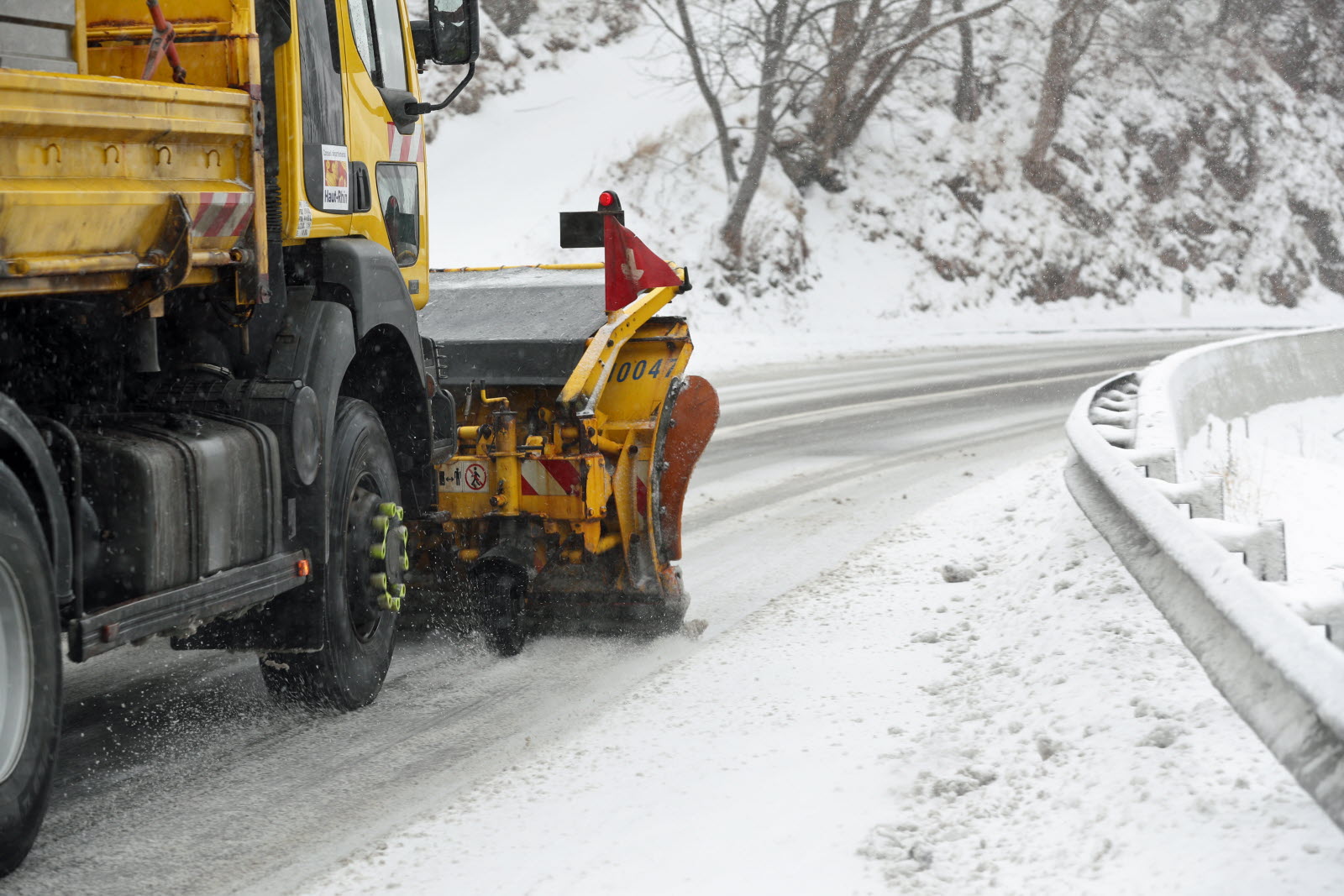 Ifrane : les autorités se mobilisent pour rétablir la circulation suite aux chutes de neige 