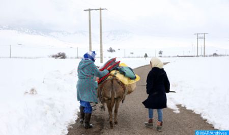 Taza: Distribution de produits alimentaires et de couvertures aux personnes touchées par la vague de froid