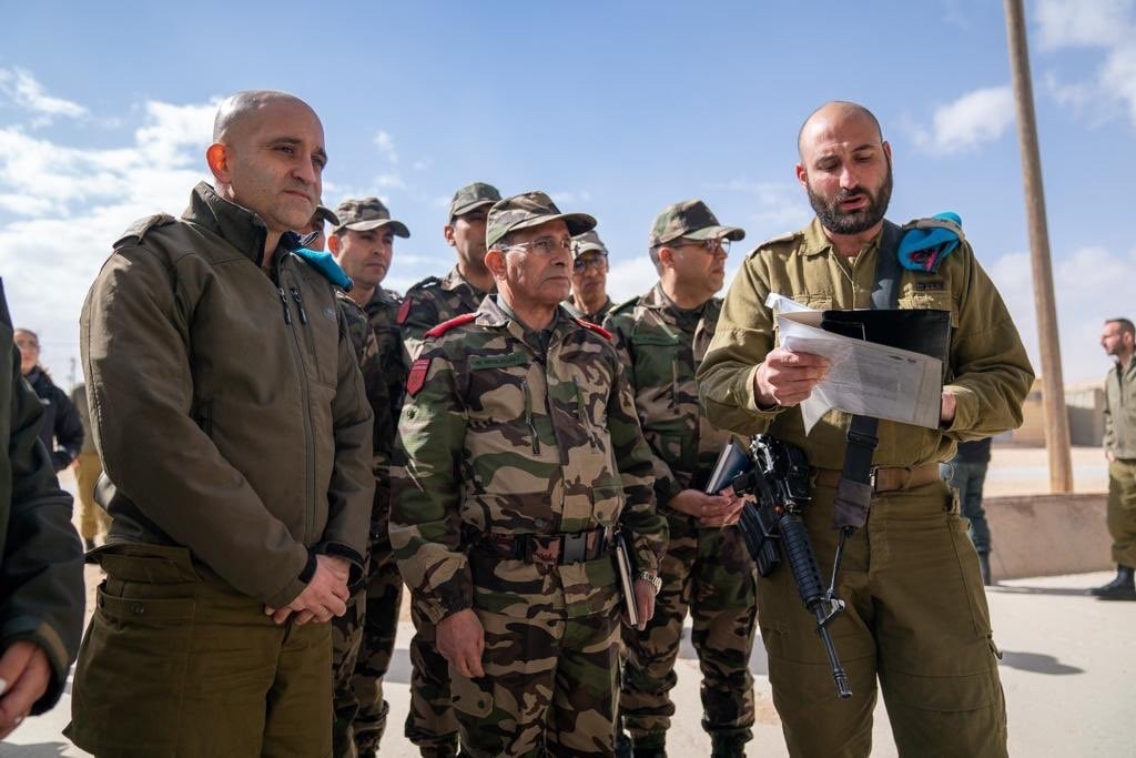 Le Général Mohamed Benouali, Inspecteur de l'artillerie royale, en compagnie d'une délégation de haut niveau, en visite en Israël en février 2023.