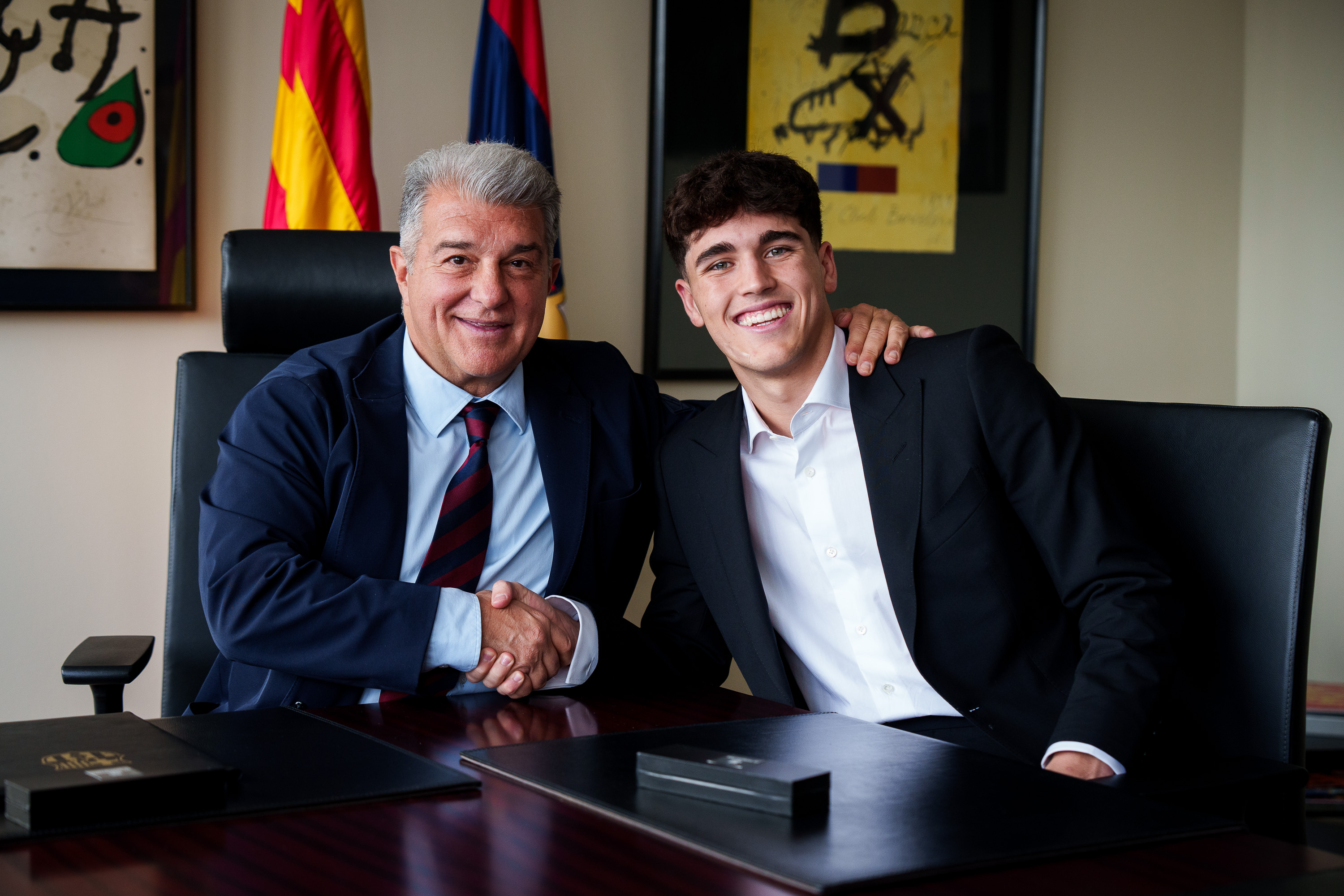 Pau Cubarsí prolonge avec le FC Barcelone jusqu’en 2029