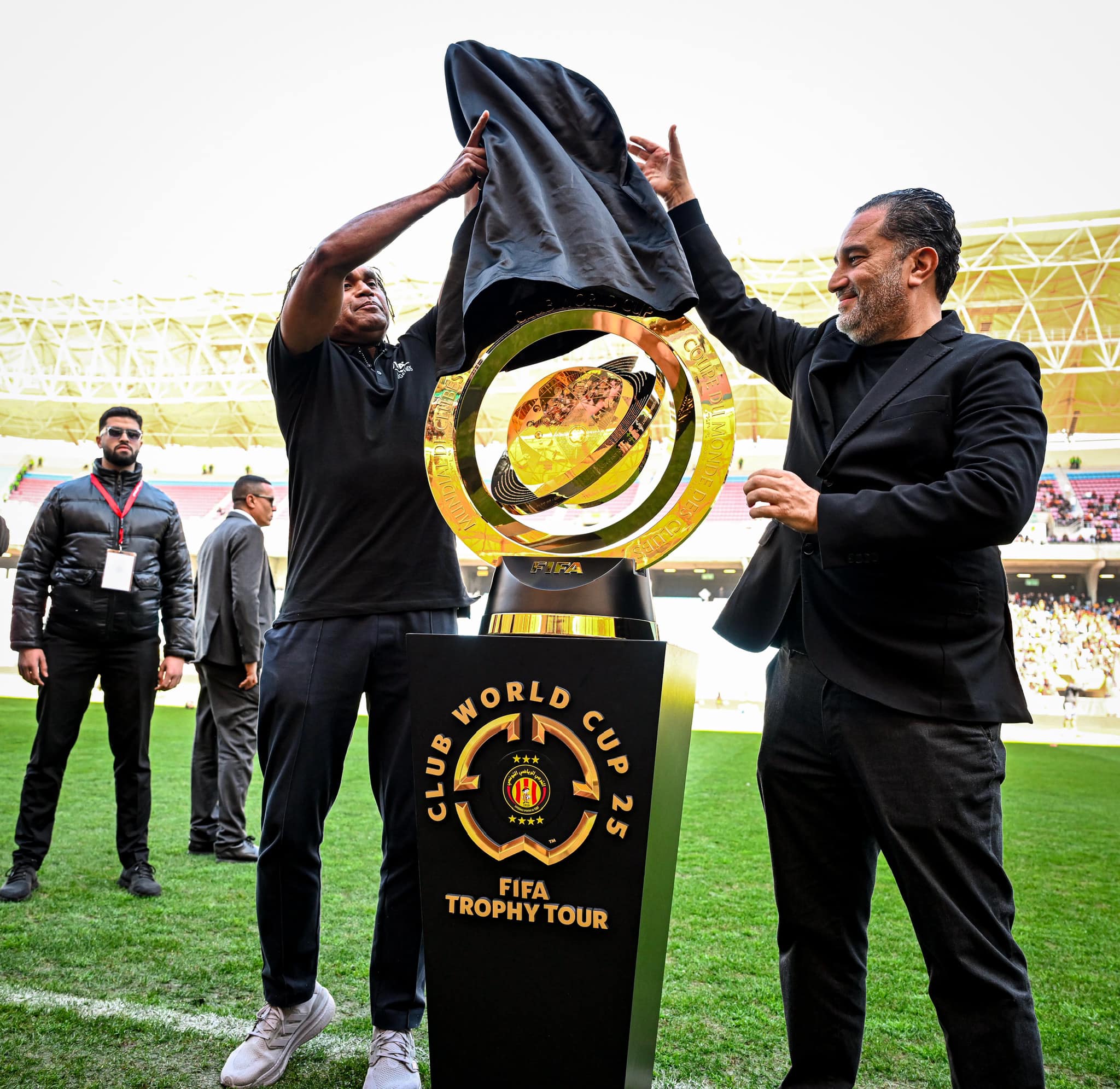 Le Français Karembeu et le président de l'Espérance au stade Radès de Tunis