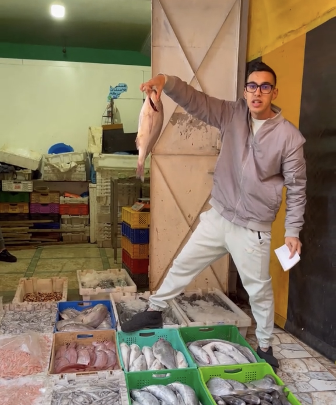 ​Marrakech : "Abdou", le poissonnier qui a défié le marché et secoué le débat national