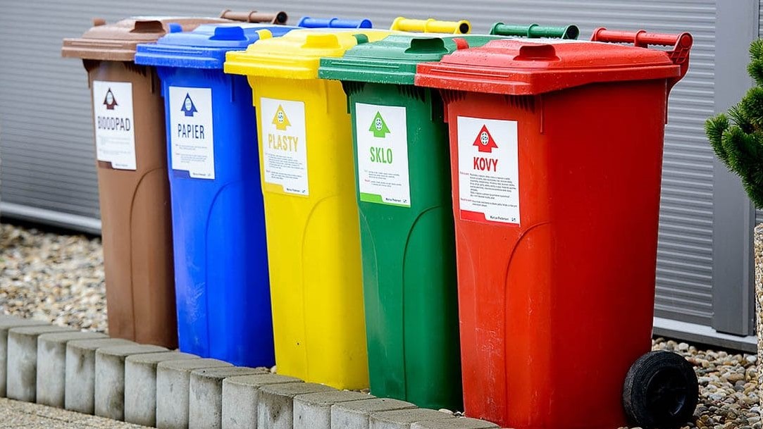 Gestion des déchets : 812 poubelles pour équiper 48 écoles publiques