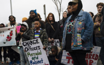 Etats-Unis : les manifestations éclipsent la pandémie qui menace de résurgence