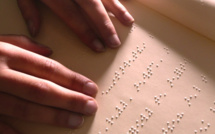 Braille et non-voyants : la société civile demande une loi d’exception culturelle