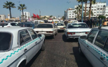 Casablanca : Les « grands taxis » manifestent devant la gare de Ouled Ziane