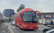 Foot anglais : Les supporters de Manchester United bloquent le bus de Liverpool !