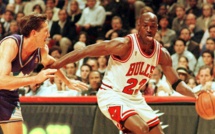 Les baskets de Michael Jordan pendant sa saison de rookie vendues 152.500 dollars