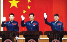 Trois astronautes chinois dans la station spatiale