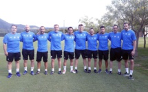 Xavi Hernandez avec son staff et son effectif au Camp Nou