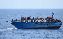 Interception au large de Dakhla d'une pirogue avec à son bord 91 candidats à la migration irrégulière